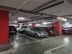 -丽丰购物中心·停车场