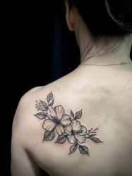 -木子·纹身店TATTOO穿孔·洗纹身
