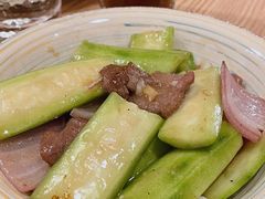 丝瓜炒牛肉和鱿鱼-禾气食店