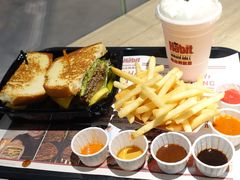 和狗肉嘻嘻-The Habit Burger Grill 哈比特汉堡(复兴soho店)