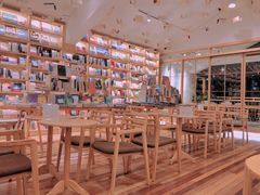 -猫的天空之城概念书店(束河店)
