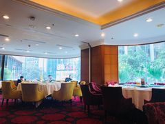 -深圳富苑皇冠假日套房酒店
