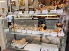 面包甜点陈列柜-国际饭店·帆声西饼屋(黄河路店)