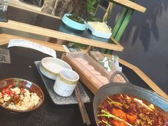 -鹿鸣山草本茶香火锅(园西路店)