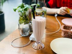 草莓奶昔-G+KITCHEN(龙湖狮山天街店)