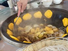 -粘豆包柴火铁锅炖