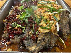 -宏兴烤鱼山庄(宣恩总店)
