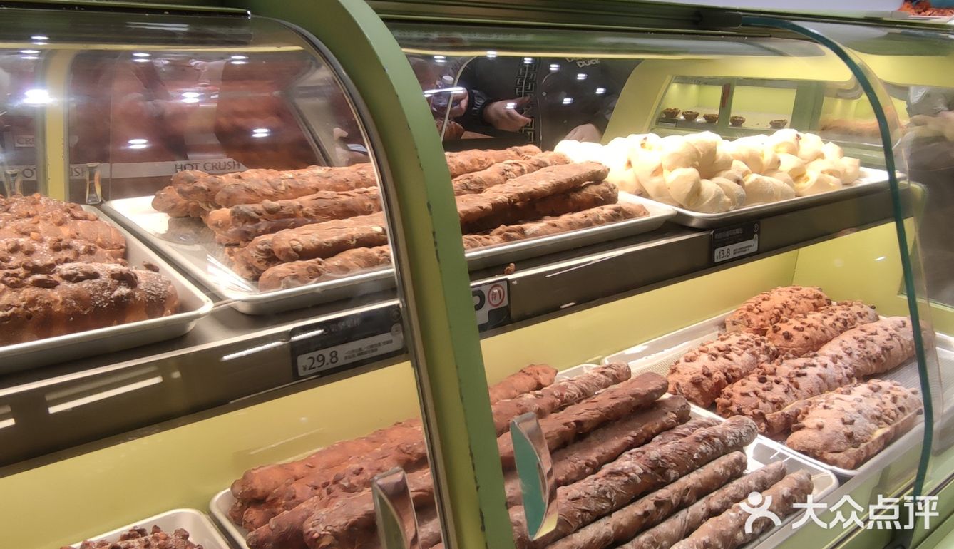 他家的蛋挞几乎无差评!!!实在太美味了!!