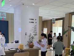 -柏乐口腔医院·舒适化无痛种植牙中心(东盟商务区院)