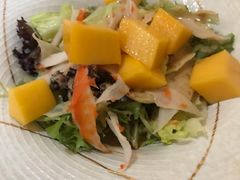 芒果蟹肉色拉-渔日本料理铁板烧(新天地假日广场店)