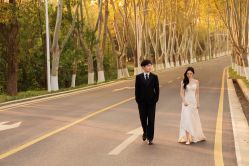 -雪中彩影婚纱摄影·微光艺术中心