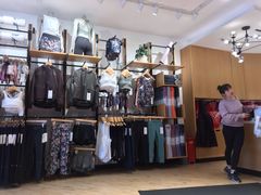 -lululemon(上海浦东IFC店)