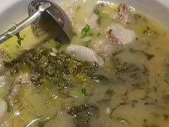 -严记小天府酸菜鱼(西四路店)