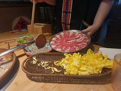 -洱火云南酸菜牛肉火锅(石景山当代商城店)