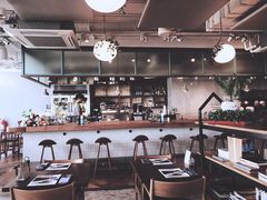 -ROAST coffee & eatery