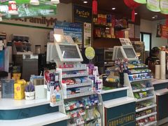 -全家便利店(天目山路三店)