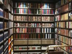 -钟书阁(群光广场店)