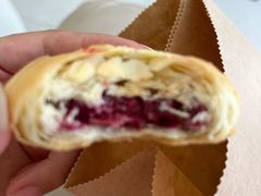 金牌鲜花饼-泸溪河桃酥(西直门凯德店)