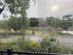 -茅草房·河畔园林火锅