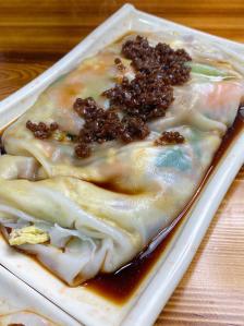 羊肉肠粉真的是头次吃有一股烤羊肉串的孜然香味胡萝卜和羊肉羊肉真的