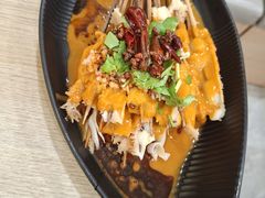 -花馬肆.云南过桥米线(汉神购物广场现场熬汤店)
