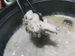 -洪氏嗨捞·广东猪肚鸡·椰子鸡火锅(西咸万象城店)