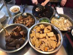 -松树干拌面店