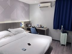 -柏曼酒店(广州长隆旅游度假区汉溪长隆地铁站店)