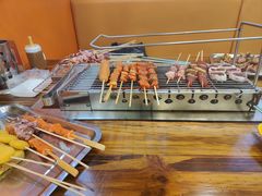 -哈尔滨小酒馆·鲜肉现穿自助烧烤(康新花园店)