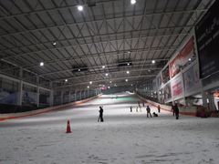 -乔波室内滑雪场