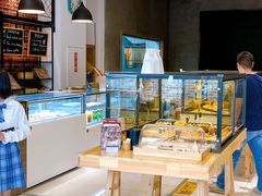 面包甜点陈列柜-熊叔熊婶面包房(团结湖店)