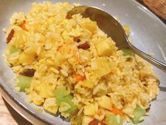 大叻经典菠萝海鲜炒饭-米纸越南小馆(金鹰世界店)