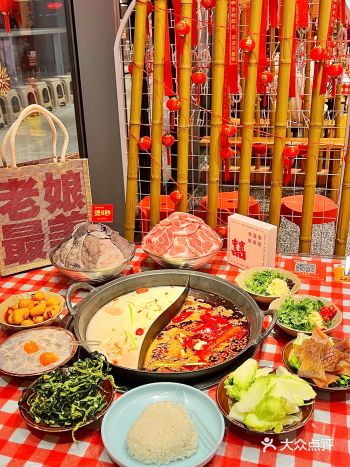 不愧是排队王…这家重庆火锅一整个香迷糊！