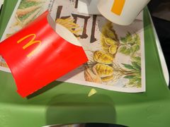 -麦当劳(上海虹桥站30B检票口楼上)