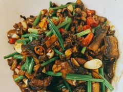 -绿草地·湘菜(酃湖师院店)