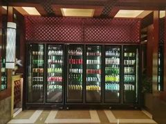 -浅深休闲酒店-停车场