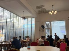 -茅屋大酒店