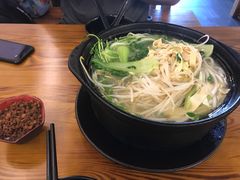 -丽虹云南过桥米线(兴工街店)