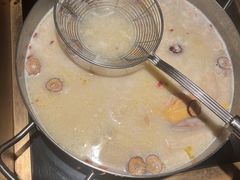 -尚尚仙·酸汤猪手·猪肚鸡火锅(华联万柳购物中心店)