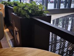 露天位-瑞幸咖啡(盛博广场店)
