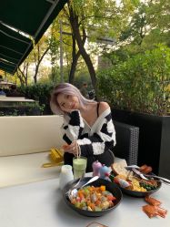 -变画·发型STUDIO