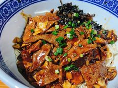 蛤蜊猪肝辣肉面-沪西老弄堂面馆(定西路店)