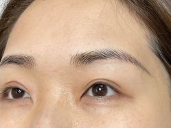 -一个差评成就的纹眉店