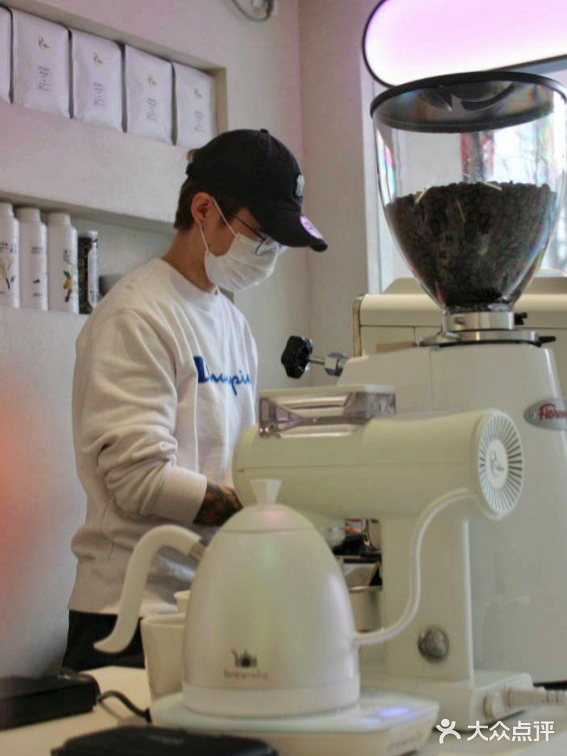 阳光温暖，咖啡香浓~live in this moment