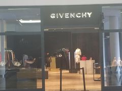 -GIVENCHY(佛罗伦萨小镇奥莱店)