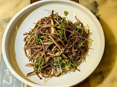 烟熏椿苗黑豆腐丝-范家小馆·烤鸭新京菜(金融街店)