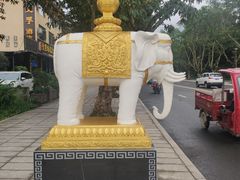 -峨眉山报国寺