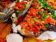 老坛剁椒蒸鲜活鱼头-老湘村·湖南土菜(天河维多利店)