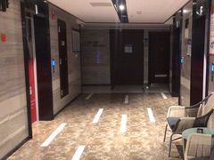 -欧辰国际酒店(重庆欢乐谷轻轨站店)