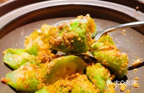 Braised Sand Dollar Baked Loofah